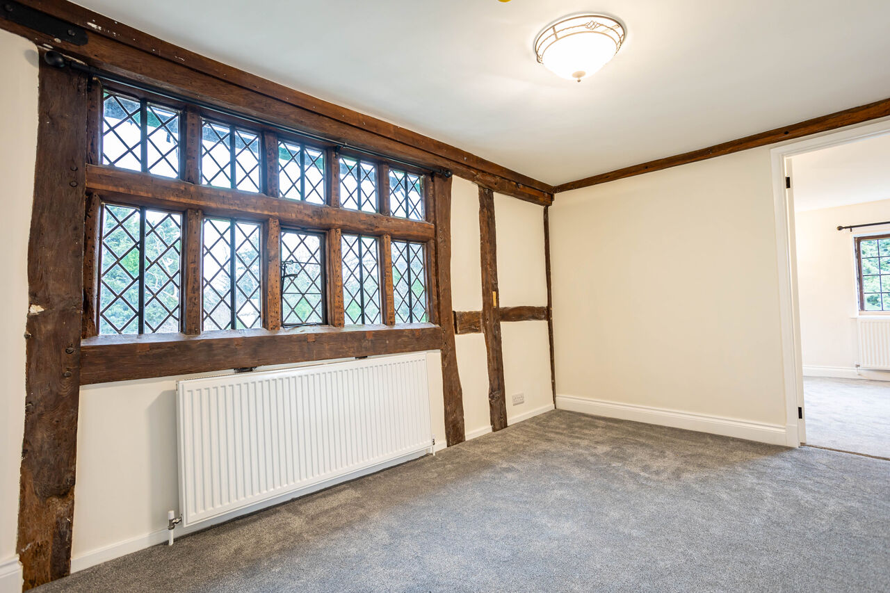 Wapsbourne Manor oak-frame restoration