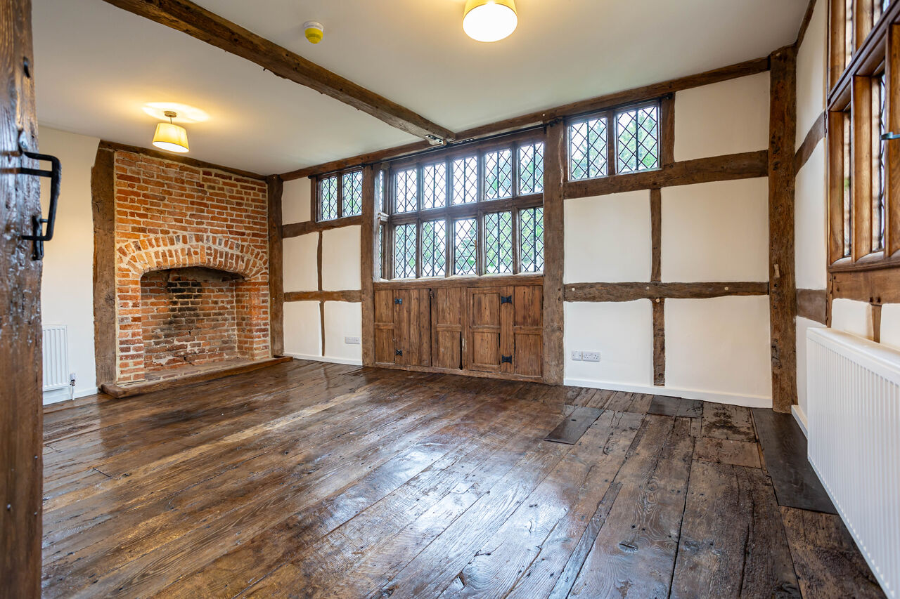 Wapsbourne Manor oak-frame restoration