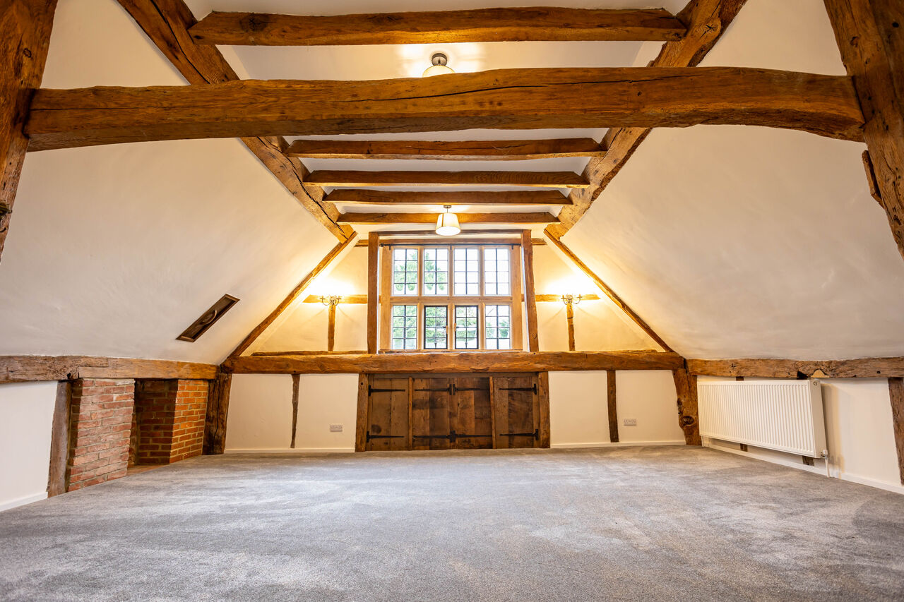 Wapsbourne Manor oak-frame restoration