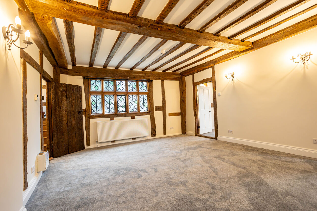 Wapsbourne Manor oak-frame restoration
