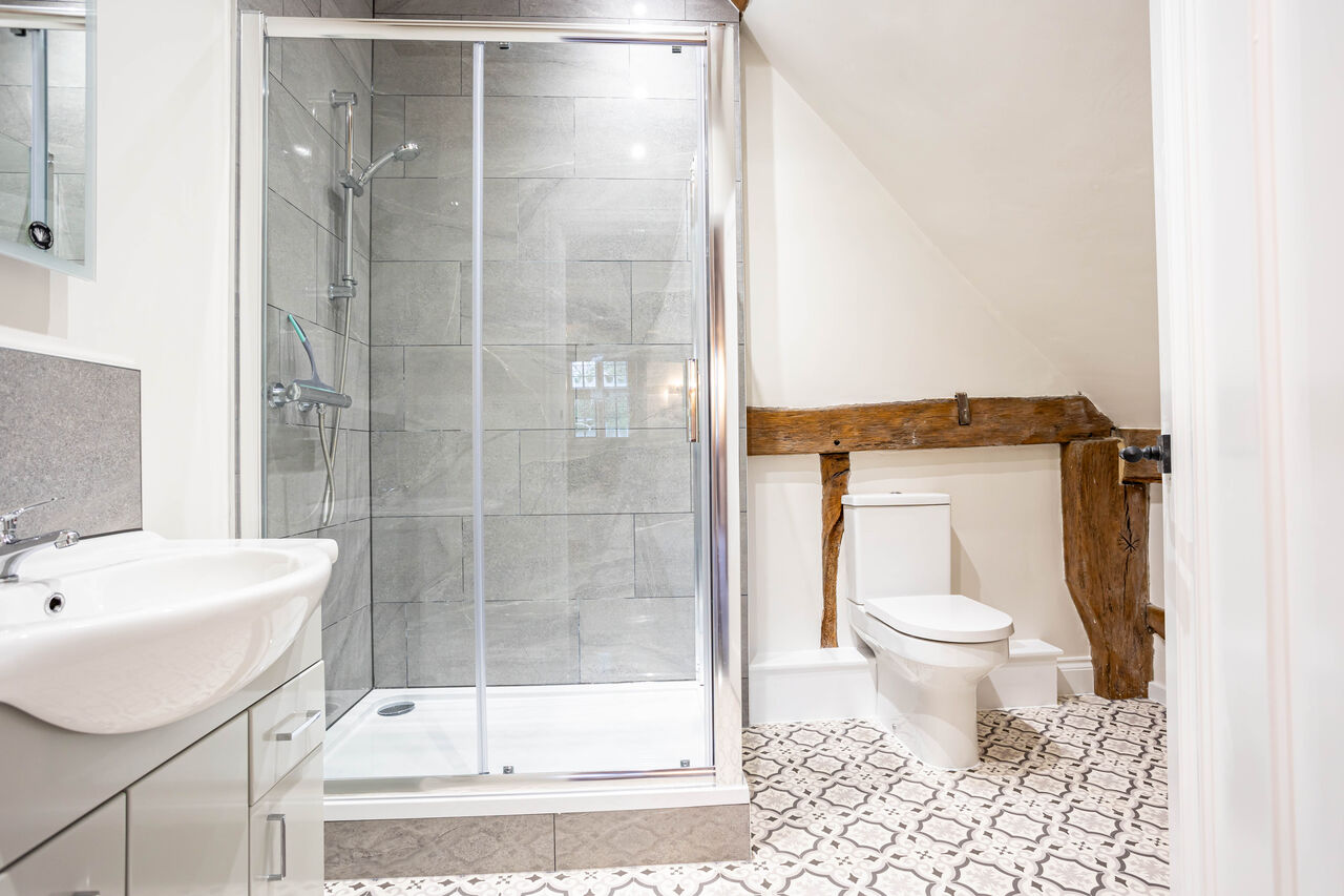 Wapsbourne Manor oak-frame restoration
