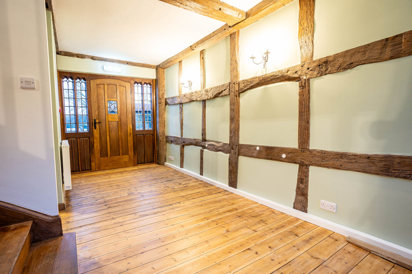 Wapsbourne Manor oak-frame restoration